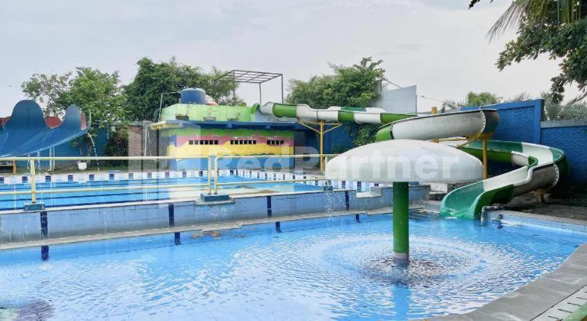 Hotel Oyo 90222 Lafa Park Syariah Bekasi