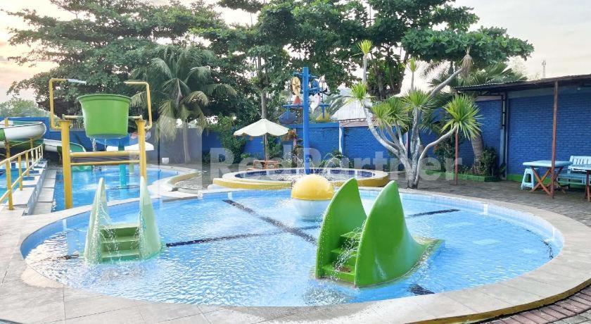 Oyo 90222 Lafa Park Syariah 2* Bekasi