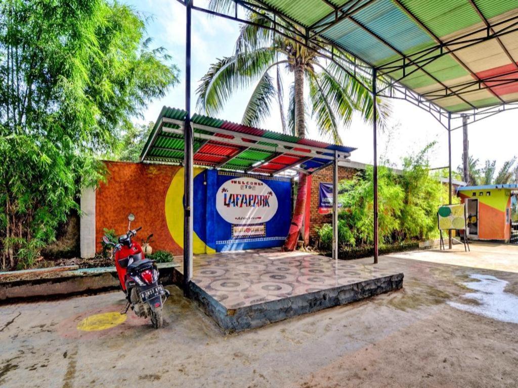 Oyo 90222 Lafa Park Syariah 2* Bekasi
