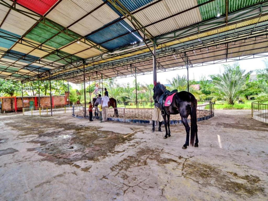 Oyo 90222 Lafa Park Syariah 2* Bekasi