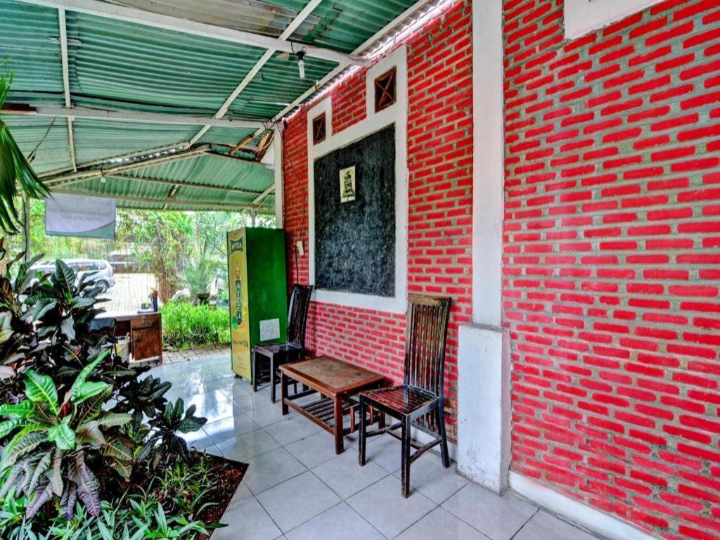 Oyo 90222 Lafa Park Syariah Bekasi